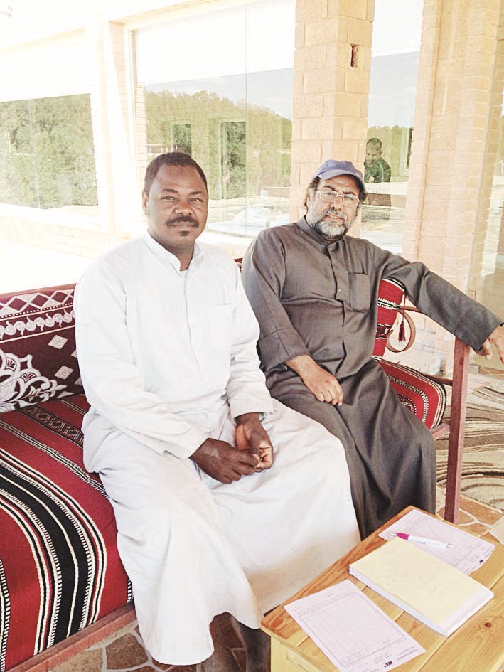 التجار يبثون معاناتهم من وقف الدعم