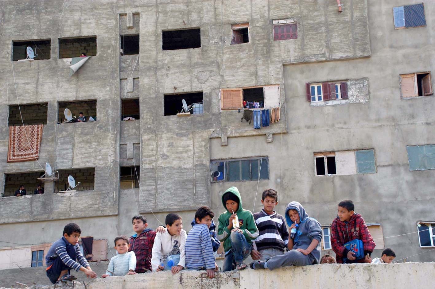 مجمّع الأوزاعي... هل سيخلى من النازحين؟