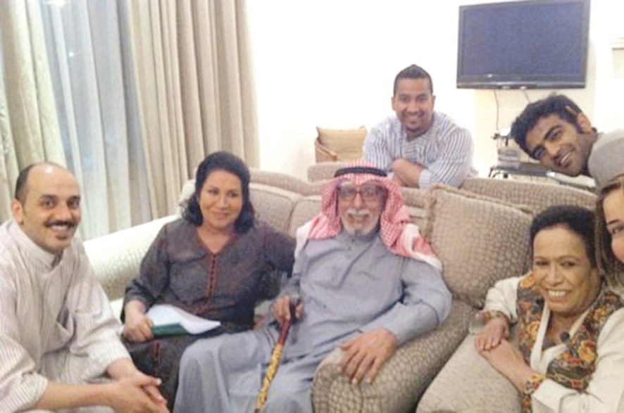 البريكي مع سعاد عبدالله وحياة الفهد وإبراهيم الصلال في كواليس «البيت بيت أبونا»