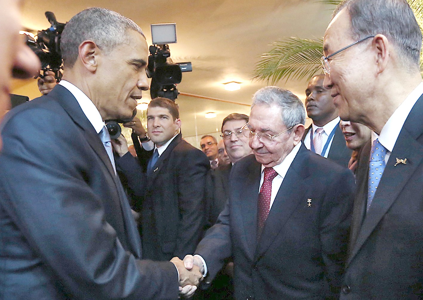 u0623u0648u0628u0627u0645u0627 u0645u0635u0627u0641u062du0627u064b u0631u0627u0648u0648u0644 u0643u0627u0633u062au0631u0648 u0641u064a u0628u0646u0645u0627 u0623u0648u0644 u0645u0646 u0623u0645u0633 (u0627 u0641 u0628)