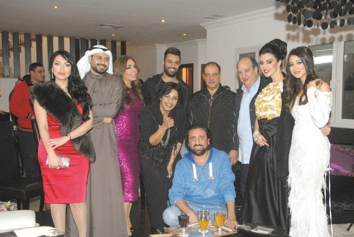 فريق عمل مسلسل قابل للكسر