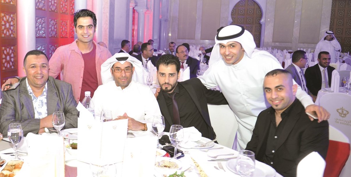 الزملاء في قسم الفنون في جريدة «الراي» 