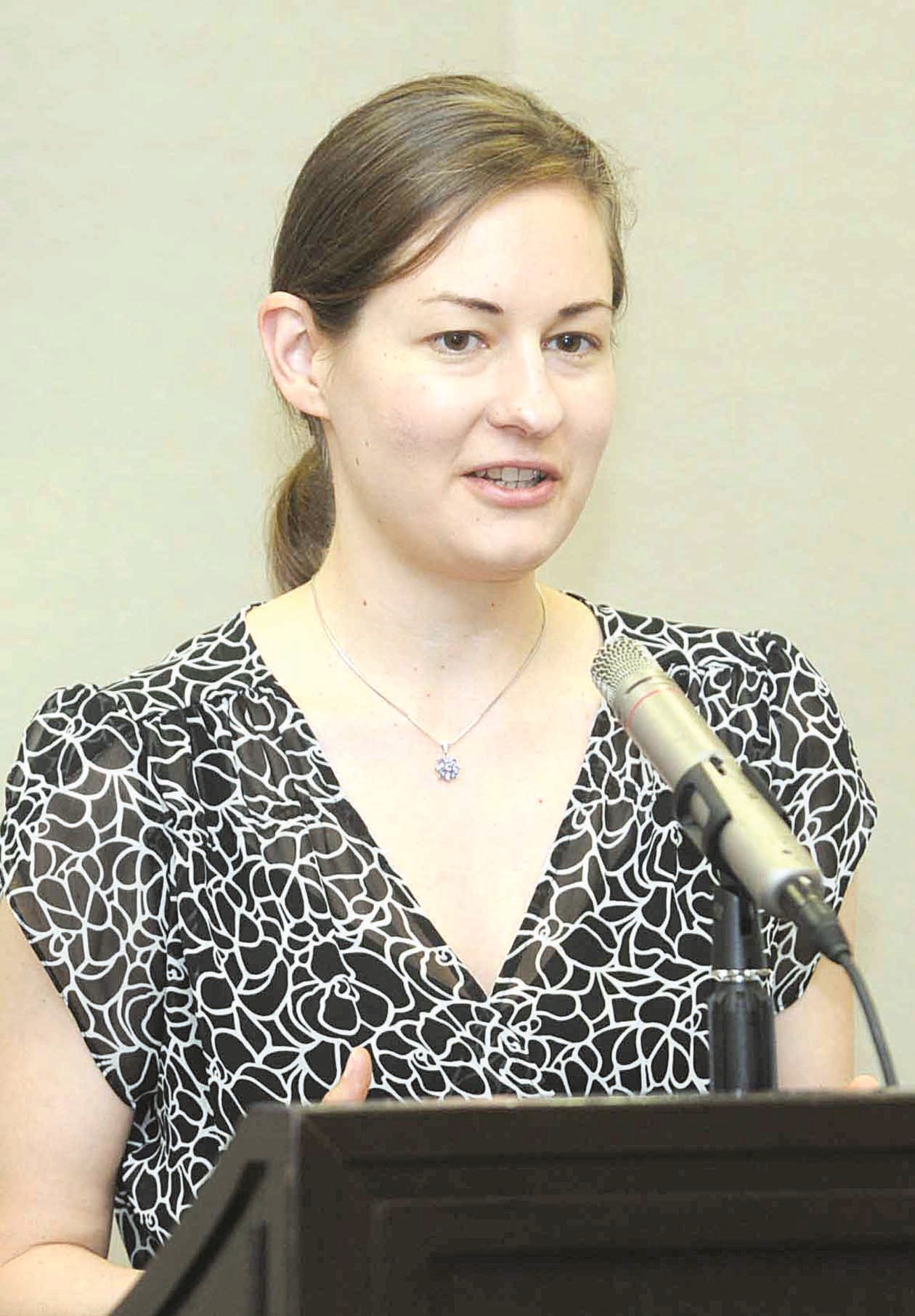 u0628u0627u0645u064au0644u0627 u0623u0648u0644u0633u0646 u0645u062au062du062fu062bu0629 u062eu0644u0627u0644 u0627u0644u062du0648u0627u0631