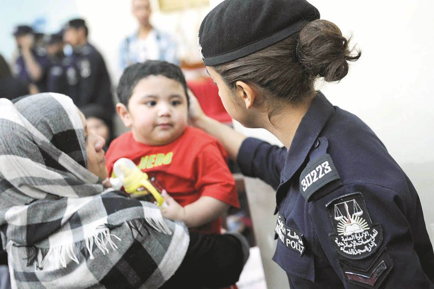 u0637u0641u0644 u0644u0644u0625u0641u0631u0627u062c u0645u0639 u0623u0645u0647        (u062au0635u0648u064au0631 u0646u0627u064au0641 u0627u0644u0639u0642u0644u0629)