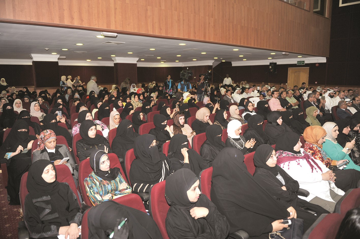 جانب من الحضور   (تصوير نور هنداوي)