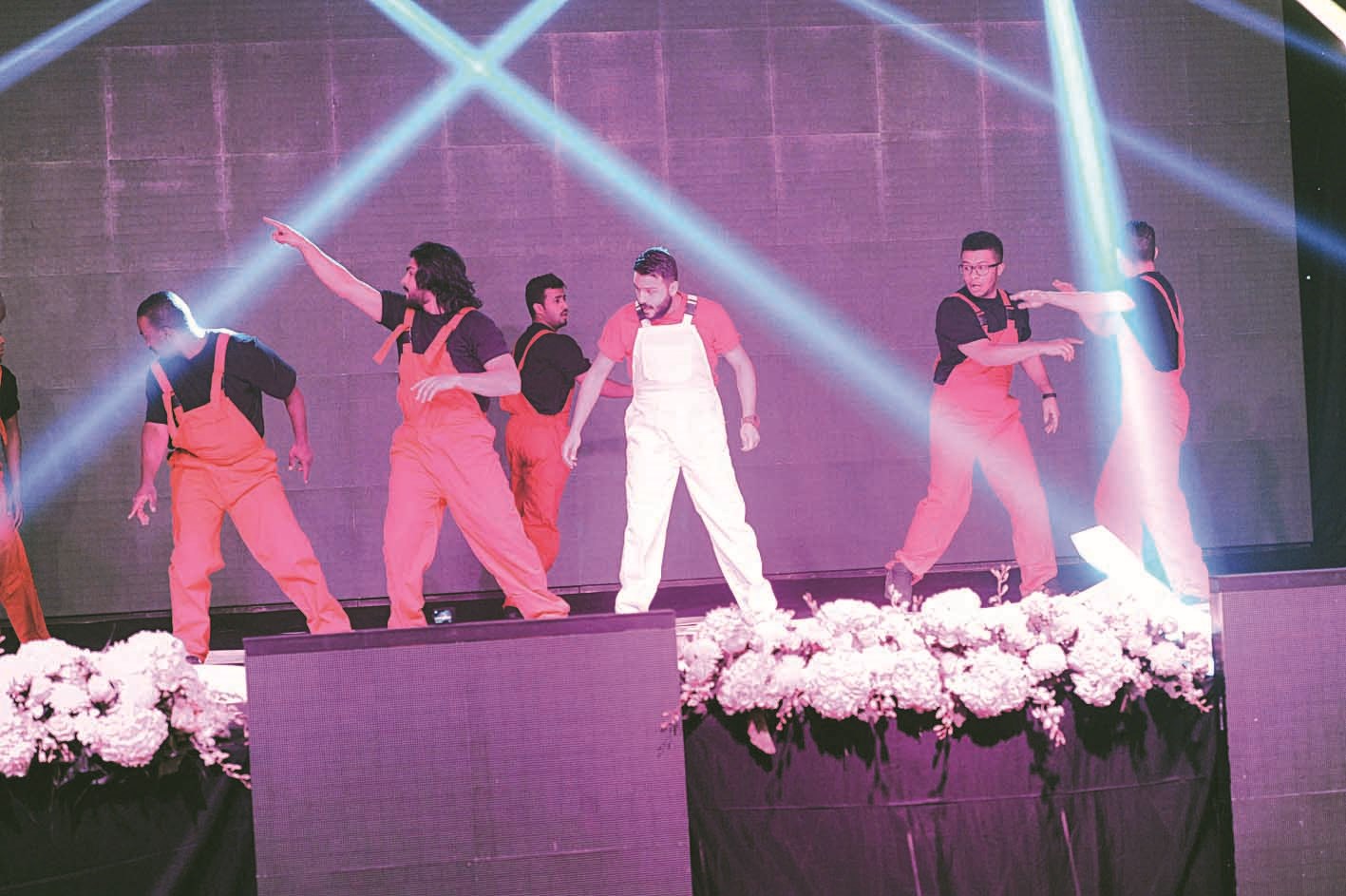 جانب من العرض المسرحي