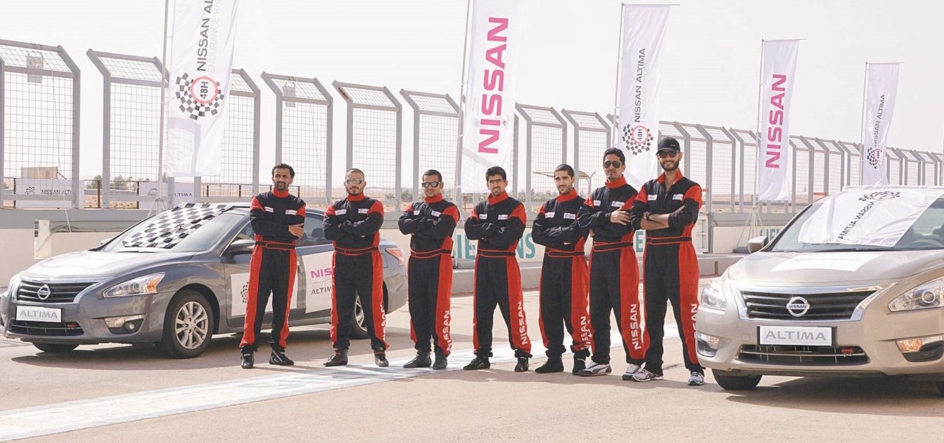 السائقون المشاركون في الفعالية