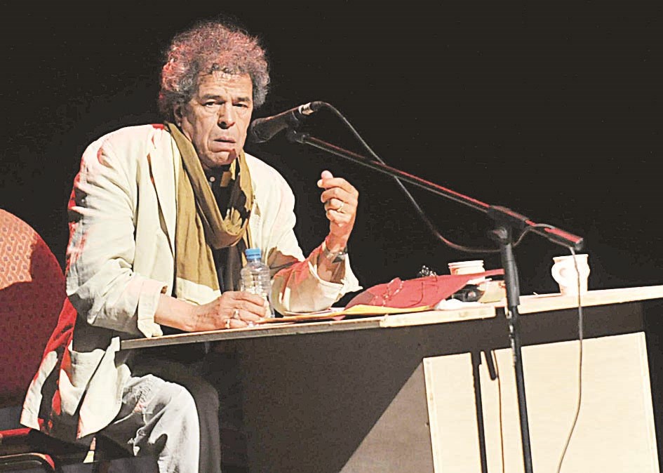 عبدالحق الزروالي في «رو... بور... طاش»  (تصوير سعد هنداوي)