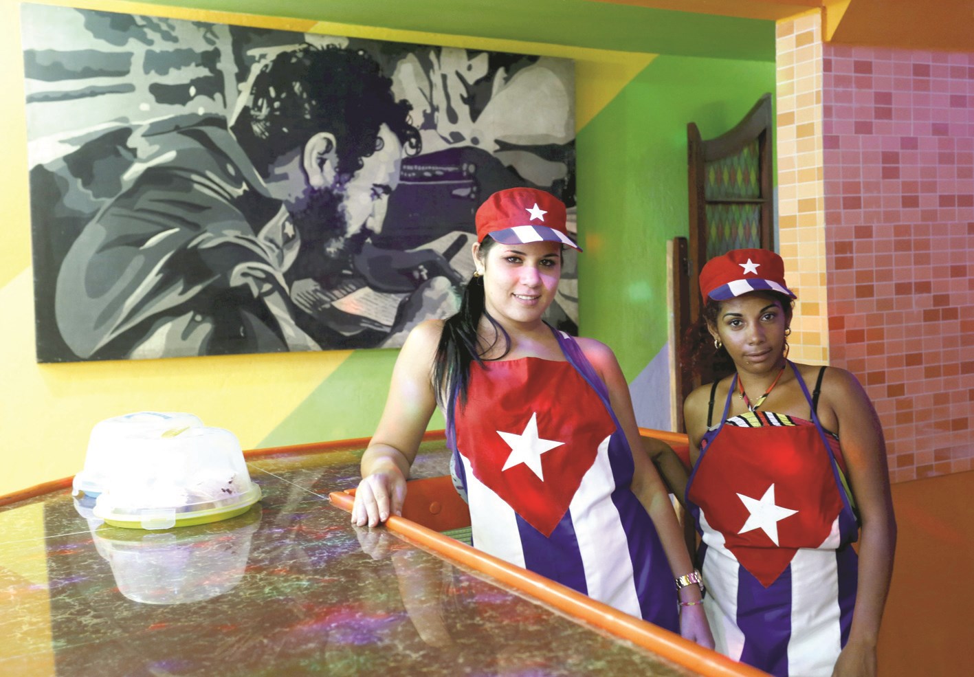 u0641u062au0627u062au0627u0646 u062au0631u062au062fu064au0627u0646 u0627u0644u0639u0644u0645 u0627u0644u0643u0648u0628u064a u0641u064a u0623u062du062f u0645u0642u0627u0647u064a u0647u0627u0641u0627u0646u0627 u0648u062eu0644u0641u0647u0645u0627 u0635u0648u0631u0629 u0643u0628u064au0631u0629 u0644u0641u064au062fu064au0644 u0643u0627u0633u062au0631u0648    ( u0627 u0641 u0628)