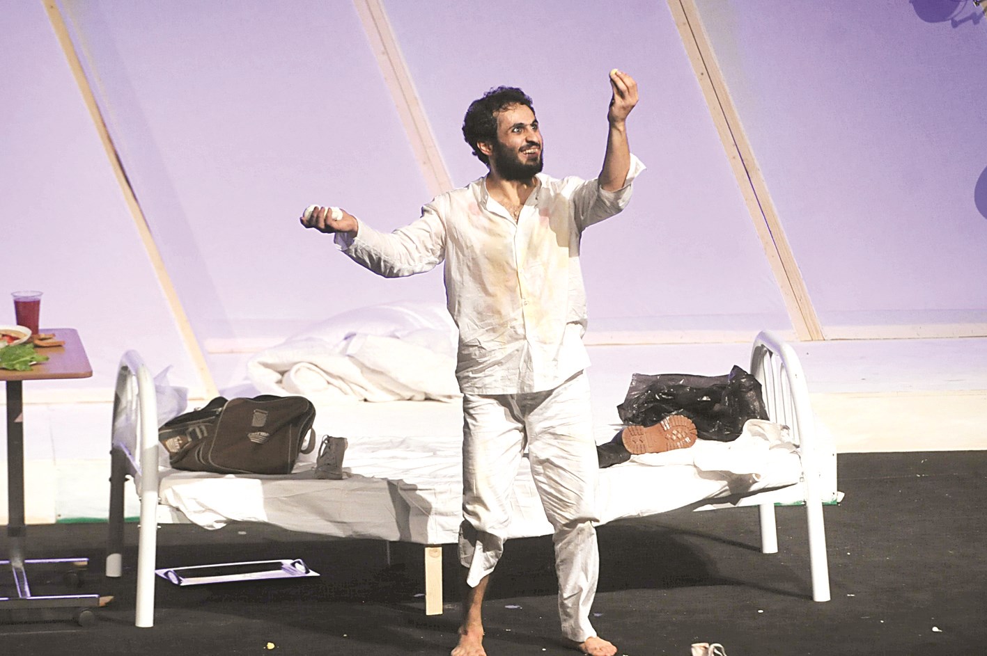 u0639u0644u064a u0634u0634u062au0631u064a u0641u064a u00abu0648u064au0628u0642u0649 u0647u0648u00bb        (u062au0635u0648u064au0631 u0646u0648u0631 u0647u0646u062fu0627u0648u064a)