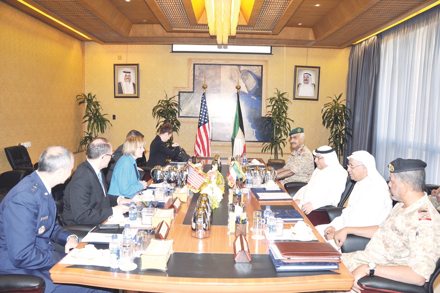 الجراح مجتمعا مع باترسون