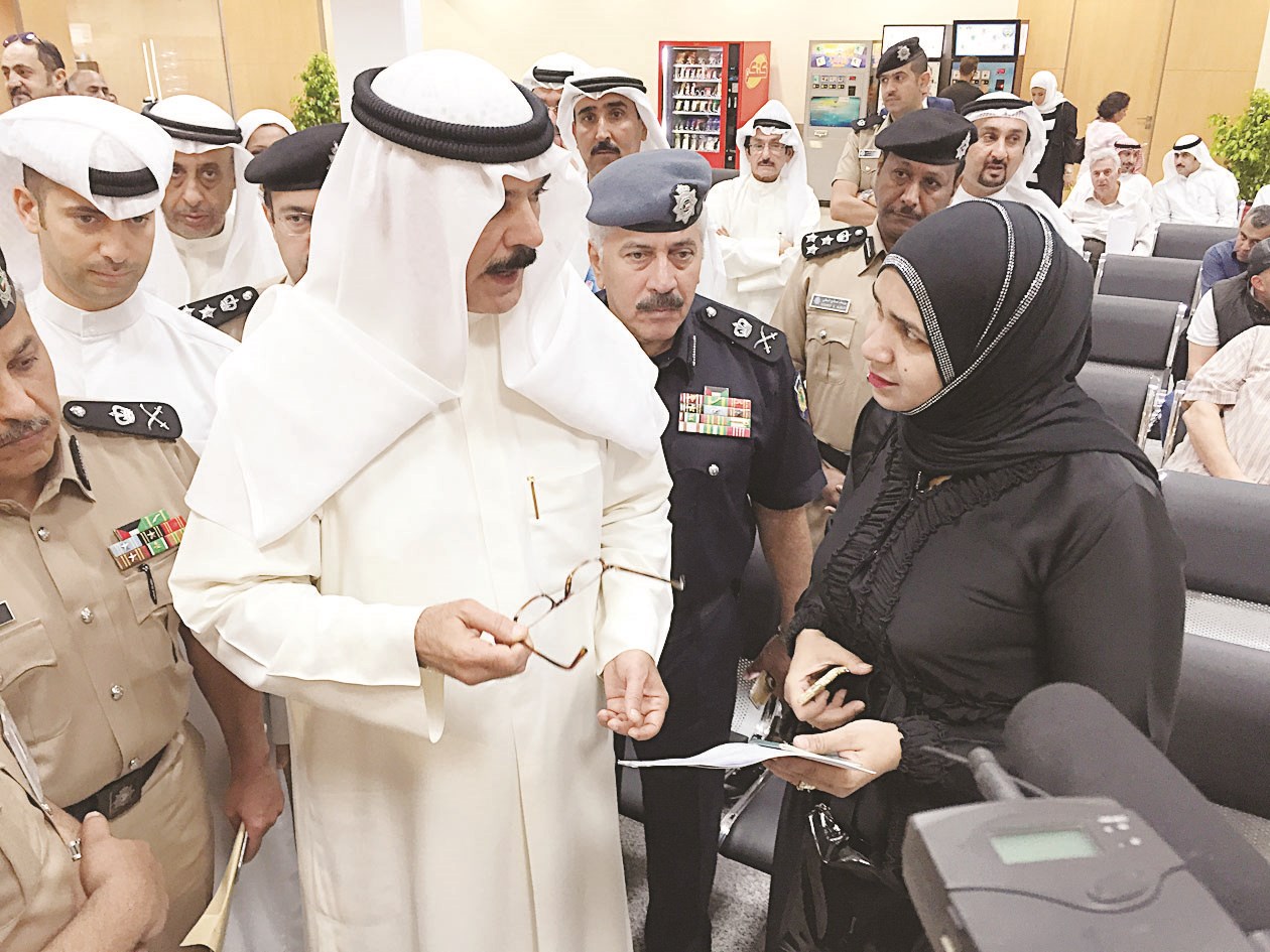 وزير الداخلية يستفسر عن إجراء المعاملات