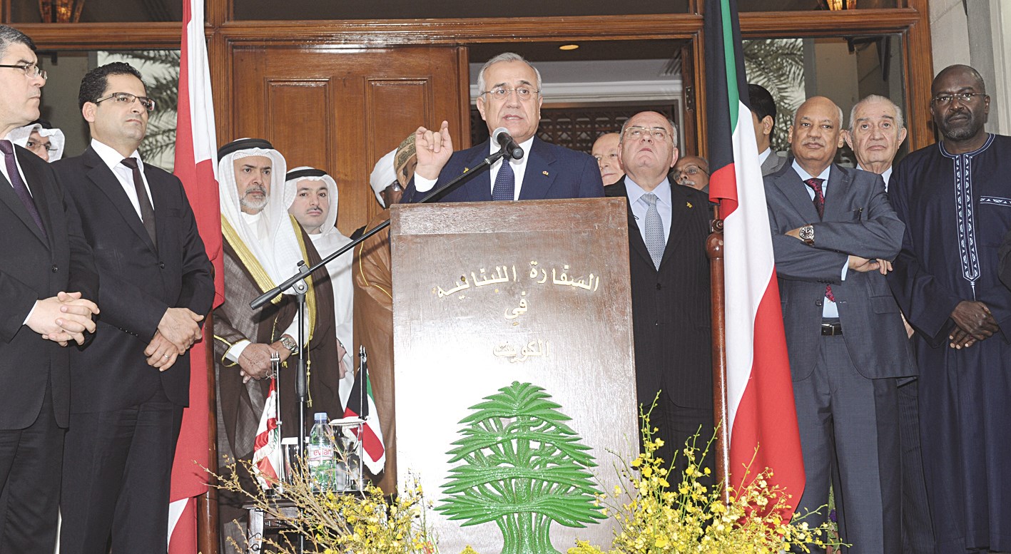 u0633u0644u064au0645u0627u0646 u0645u062au062du062fu062bu0627u064b u0641u064a u0645u0623u062fu0628u0629 u0627u0644u0639u0634u0627u0621 u0627u0644u062au064a u0623u0642u0627u0645u0647u0627 u0644u0647 u0627u0644u0633u0641u064au0631 u062du0644u0648u064a (u062au0635u0648u064au0631 u0637u0627u0631u0642 u0639u0632u0627u0644u062fu064au0646)