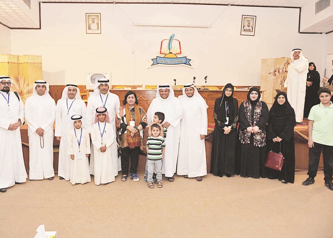 أعضاء رابطة الأدباء بعد الانتخابات  (تصوير سعد هنداوي)