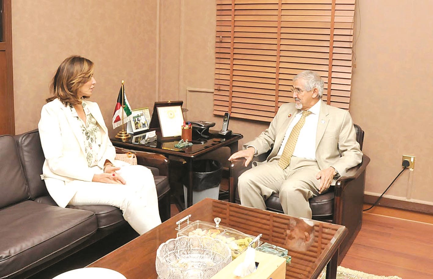 u0627u0644u0633u0627u064au0631 u0623u062bu0646u0627u0621 u0644u0642u0627u0626u0647 u0646u0648u0631u0627 u062cu0646u0628u0644u0627u0637