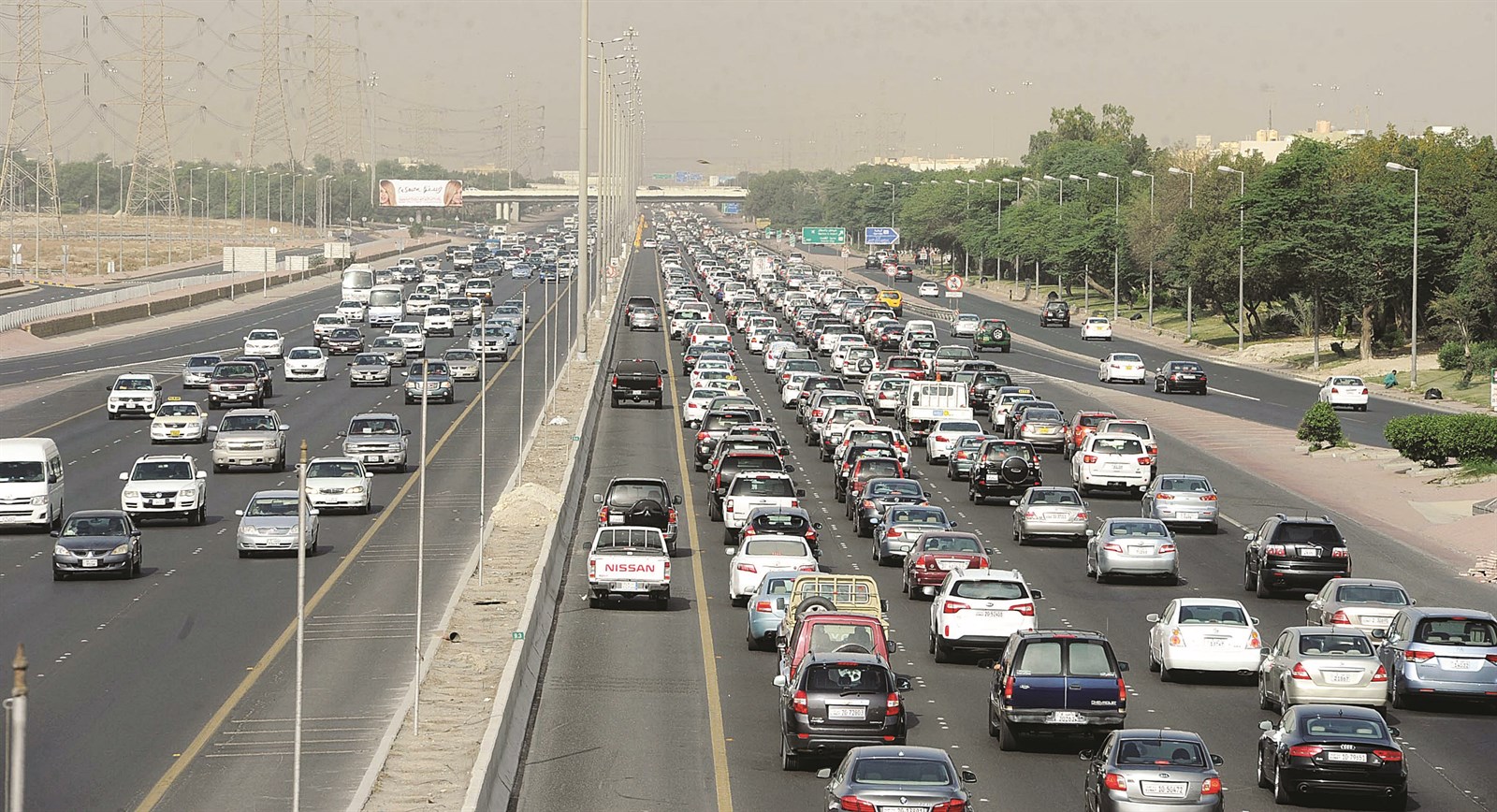 u0627u0644u062fu0627u0626u0631u064a u0627u0644u062eu0627u0645u0633... u0645u0639u0627u0646u0627u0629 u0645u0633u062au0645u0631u0629 u0645u0646 u0627u0644u0627u0632u062fu062du0627u0645 (u062au0635u0648u064au0631 u0645u0648u0633u0649 u0639u064au0627u0634)