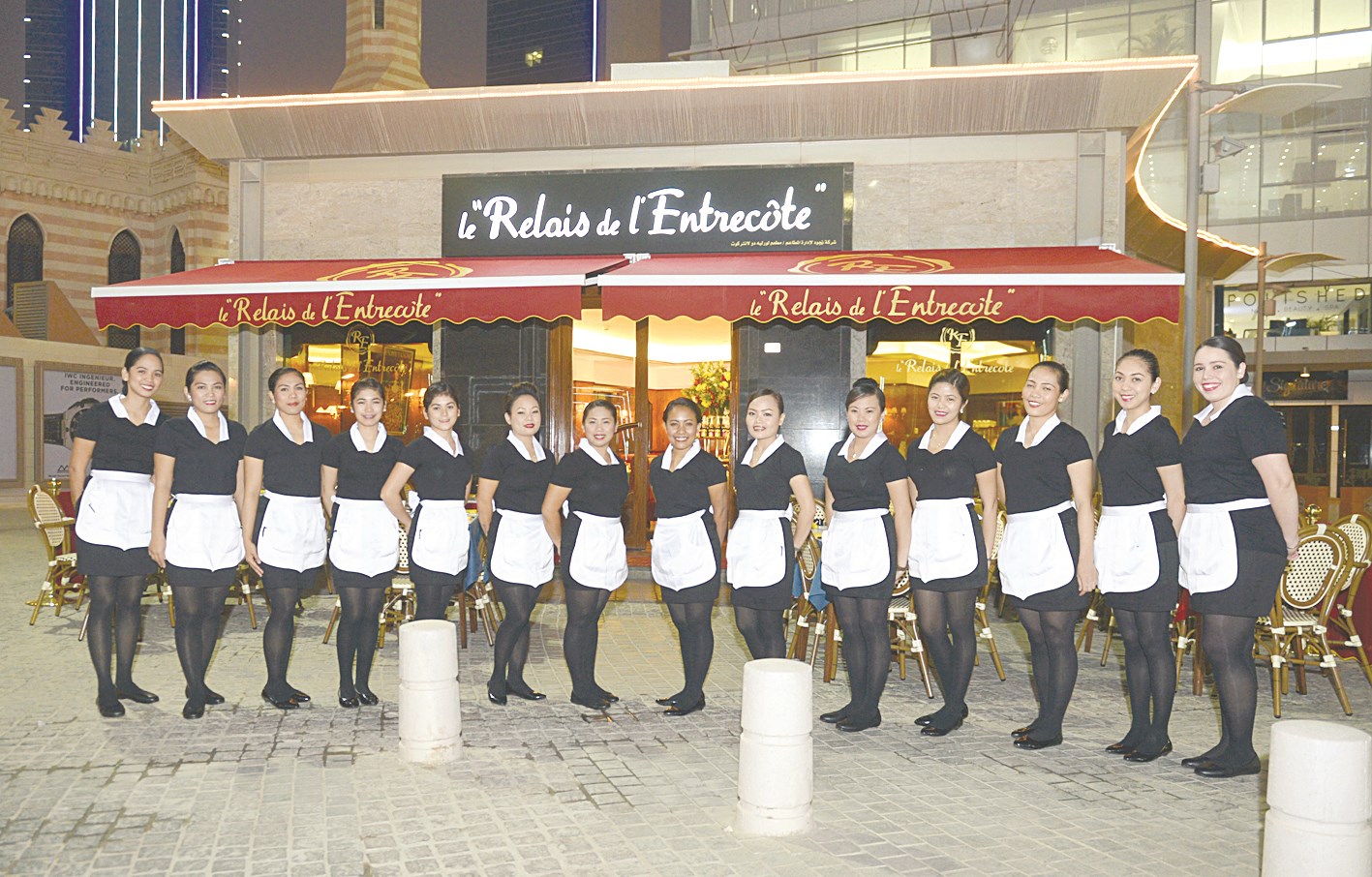 لقطة جماعية لفريق العمل