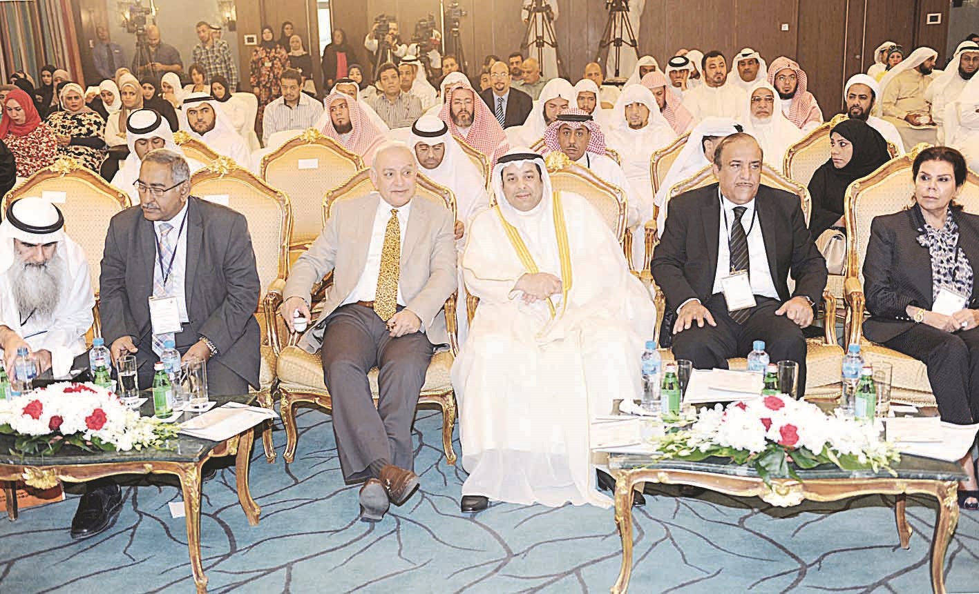 u0627u0644u0635u0627u0646u0639 u0648u0627u0644u0639u064au0633u0649 u0648u0627u0644u0635u0627u0644u062d u0648u0623u0628u0648 u0627u0644u0639u0632u0627u064au0645 u0641u064a u0645u0642u062fu0645 u0627u0644u062du0636u0648u0631 (u062au0635u0648u064au0631 u0637u0627u0631u0642 u0639u0632 u0627u0644u062fu064au0646)