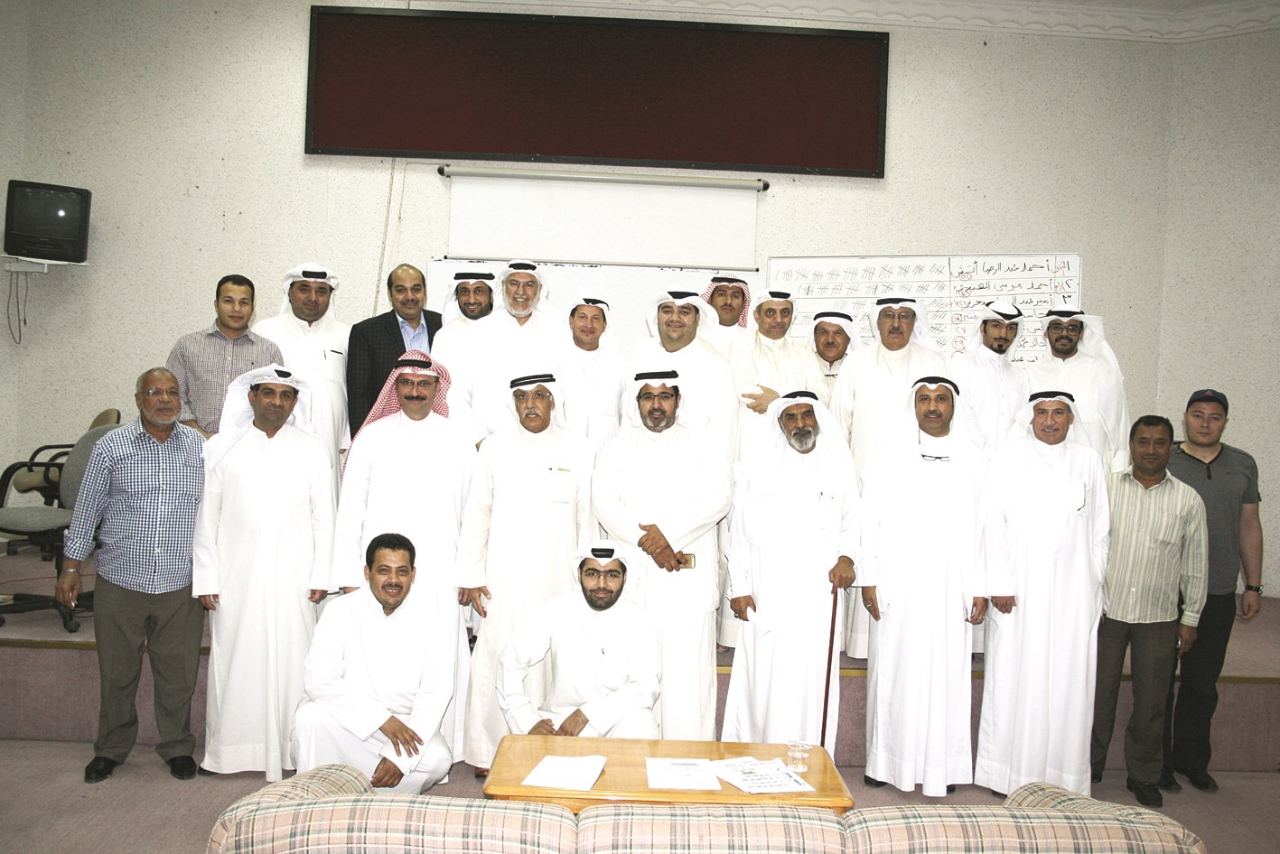 u0645u062cu0644u0633 u0627u0644u0625u062fu0627u0631u0629 u0627u0644u062cu062fu064au062f u0645u0639 u0628u0639u0636 u0623u0639u0636u0627u0621 u0627u0644u062cu0645u0639u064au0629 u0627u0644u0639u0645u0648u0645u064au0629