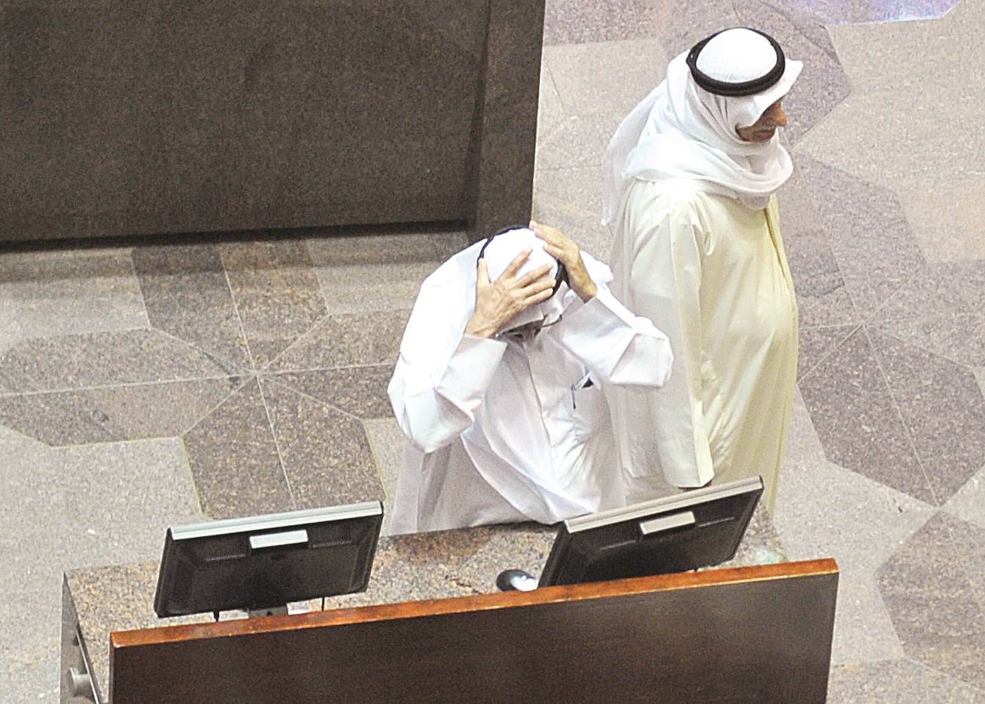 u0644u0627 u0631u0624u0648u0633 u0645u062du0645u064au0651u0629 u0645u0646 u0645u0643u0627u0641u062du0629 u0627u0644u0641u0633u0627u062f b (u062au0635u0648u064au0631 u0633u0639u062f u0647u0646u062fu0627u0648u064a)