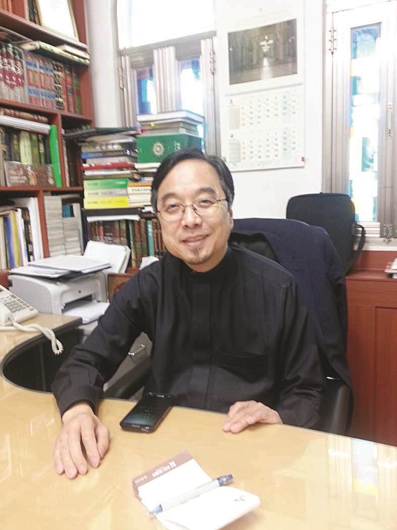 إمام المسجد عبد الرحمن لي جو- هوا