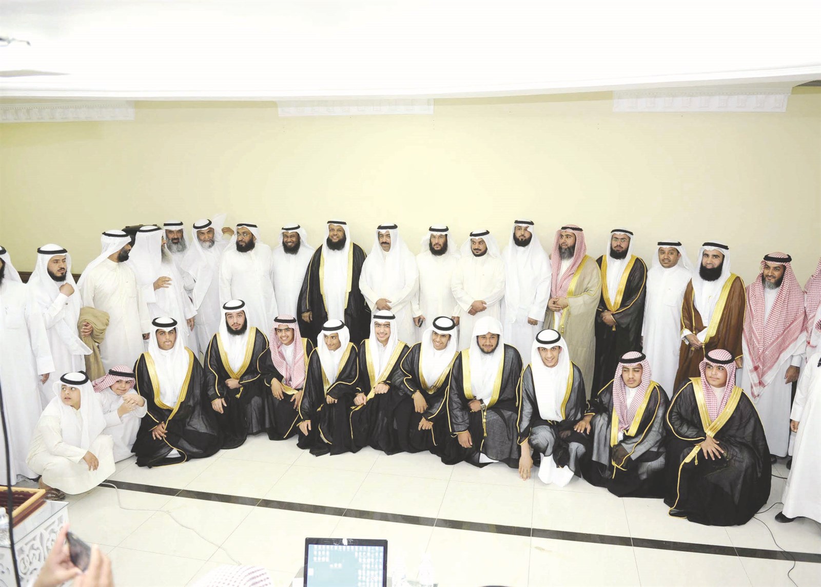 u0627u0644u0645u0643u0631u0645u0648u0646 u0641u064a u0644u0642u0637u0629 u062au0630u0643u0627u0631u064au0629 (u062au0635u0648u064au0631 u0633u0639u062f u0627u0644u0647u0646u062fu0627u0648u064a)