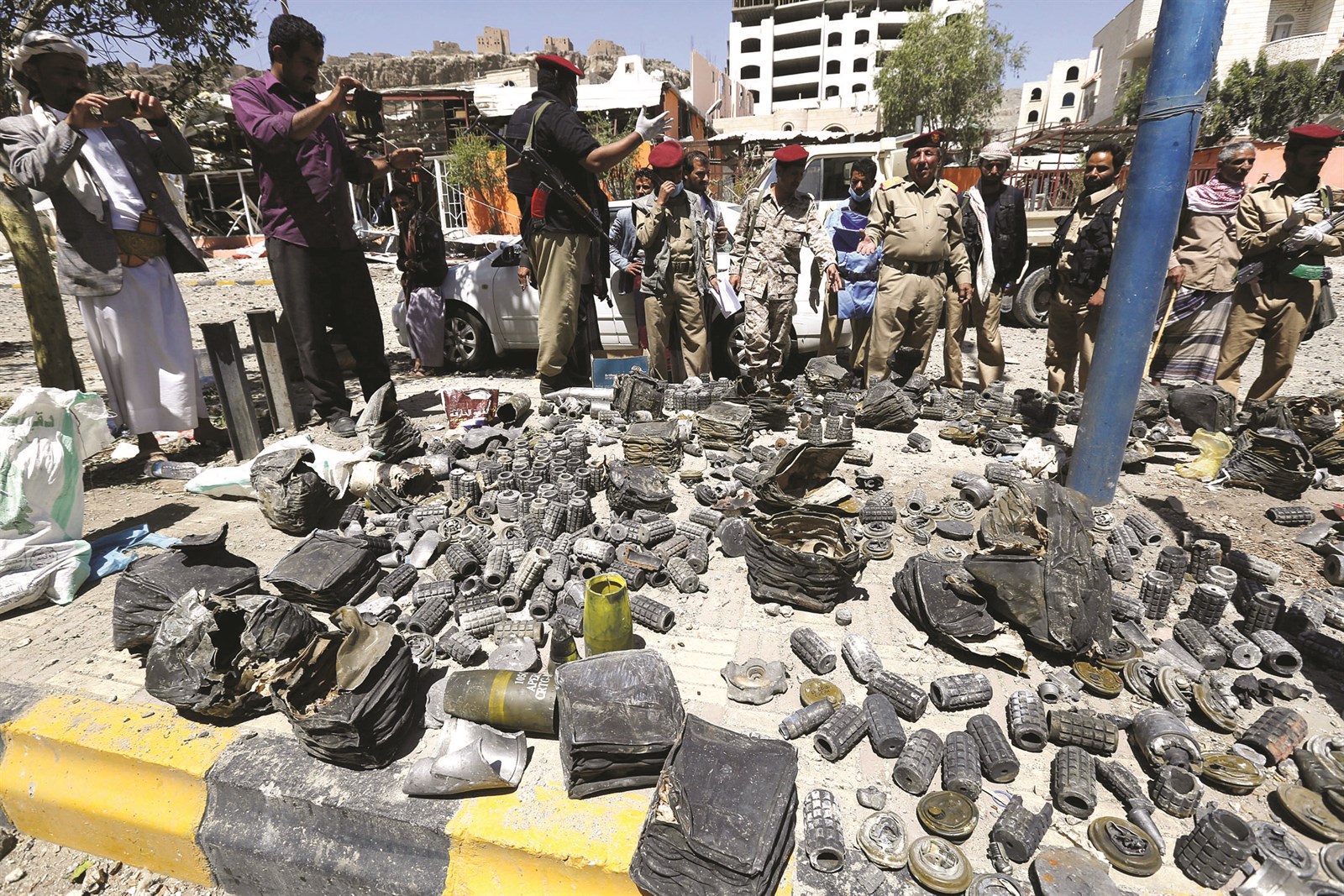 u062eu0628u0631u0627u0621 u064au062cu0645u0639u0648u0646 u0623u0644u063au0627u0645u0627u064b u0648u0630u062eu0627u0626u0631 u0639u0646u062f u0645u062eu0632u0646 u0627u0644u0623u0633u0644u062du0629 u0627u0644u0630u064a u0627u0633u062au0647u062fu0641u062au0647 u0637u0627u0626u0631u0627u062a u0627u0644u062au062du0627u0644u0641 u0642u0631u0628 u0635u0646u0639u0627u0621 (u062f u0628 u0623)