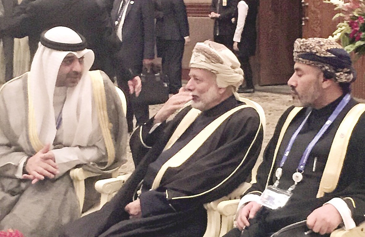 العبدالله مع وزير خارجية عمان يوسف بن علوي