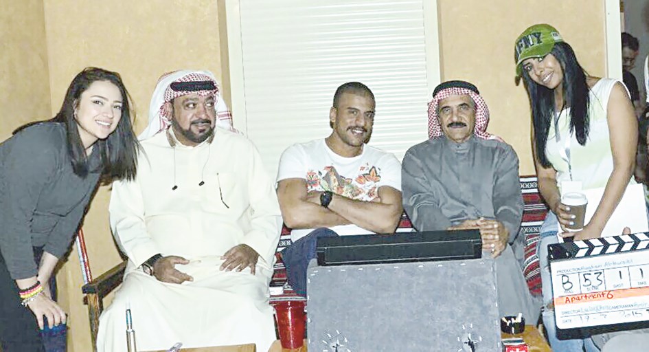 المخرجون مع الحريبي والفنان التشكيلي عبدالسلام مقبول