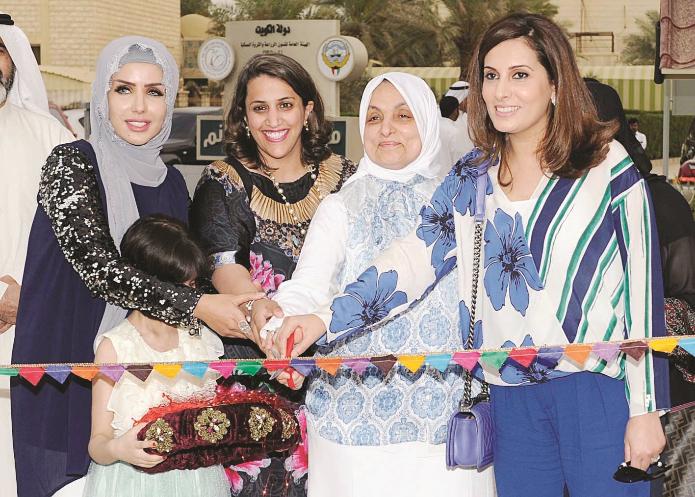 الصبيح تفتتح المعرض بمشاركة هبة المشاري وموضي وشريفة الغانم