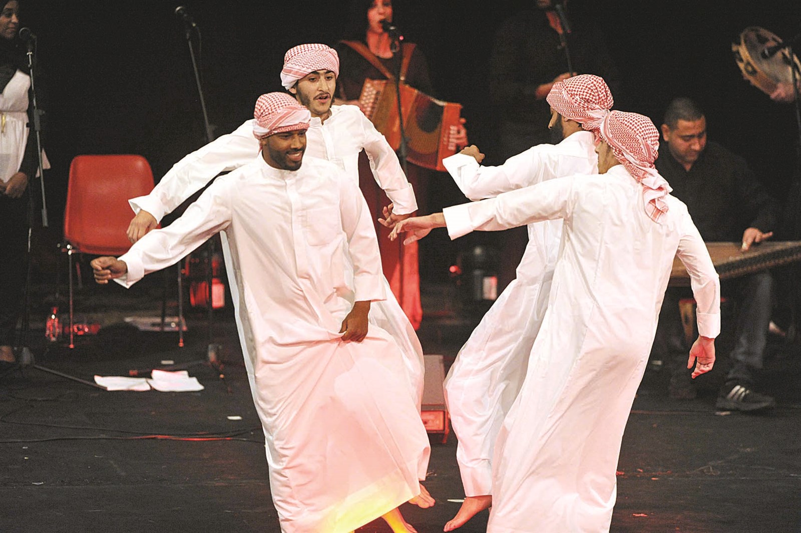 u0627u0644u0631u0642u0635 u0627u0644u0643u0648u064au062au064a u0639u0644u0649 u0623u0644u062du0627u0646 u0625u064au0637u0627u0644u064au0629  (u062au0635u0648u064au0631 u062cu0627u0633u0645 u0628u0627u0631u0648u0646)