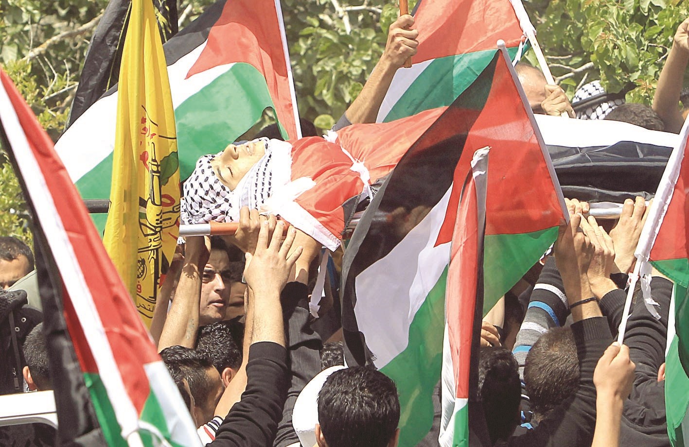 u0641u0644u0633u0637u064au0646u064au0648u0646 u064au0634u064au0651u0639u0648u0646 u0627u0644u0634u0627u0628 u0645u062du0645u062f u0635u0627u0644u062d u064au062du064au0649 u0627u0644u0630u064a u0642u062au0644u062au0647 u0627u0644u0642u0648u0627u062a u0627u0644u0625u0633u0631u0627u0626u064au0644u064au0629 u0641u064a u0627u0644u0636u0641u0629 u0627u0644u063au0631u0628u064au0629 ( u0627 u0641 u0628)