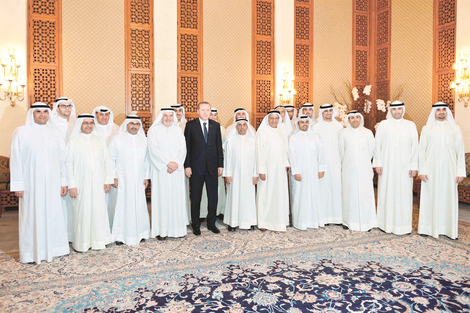 صورة جماعية للرئيس التركي مع عائلة الشايع