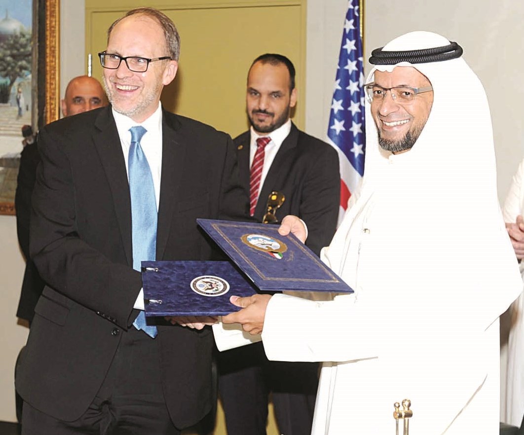 u062du0645u0627u062fu0629 u064au062au0628u0627u062fu0644 u0627u0644u0627u062au0641u0627u0642u064au0629 u0645u0639 u0627u0644u0633u0641u064au0631 u0627u0644u0623u0645u064au0631u0643u064a