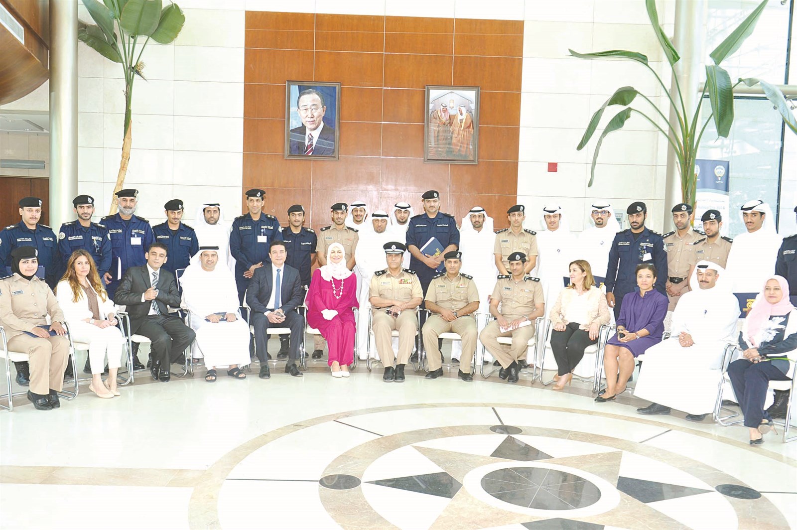 لقطة جماعية للمشاركين في البرنامج