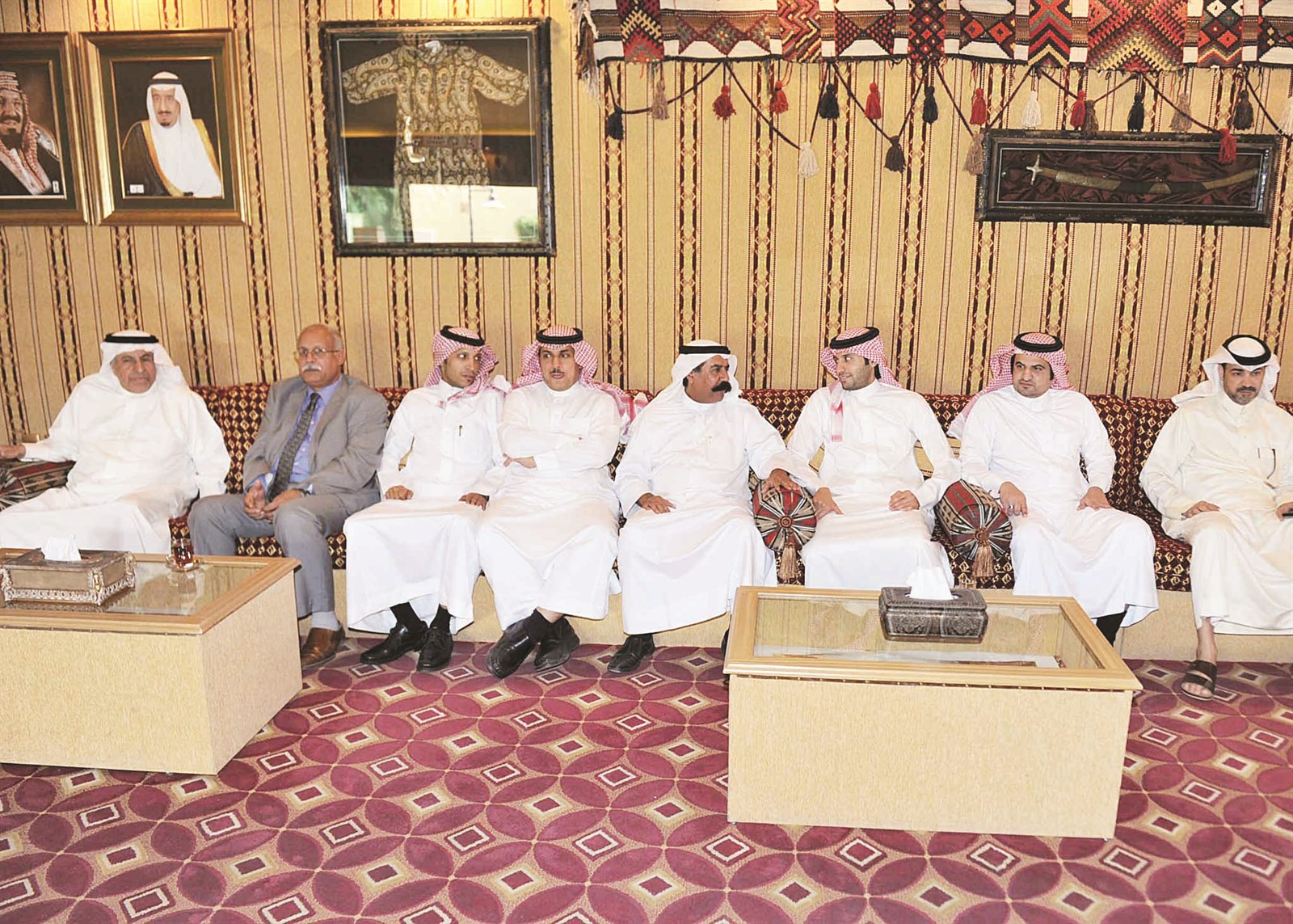 u0633u0639u0648u062fu064au0648u0646 u0641u064a u062fu064au0648u0627u0646 u0633u0641u0627u0631u062au0647u0645 u0644u0644u0645u0628u0627u064au0639u0629