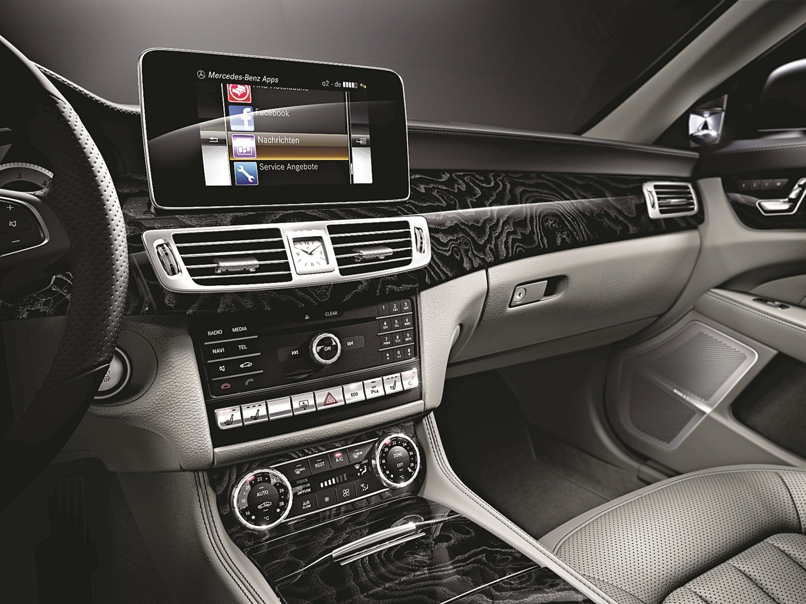 تطور التقنيات الذكية داخل المقصورة