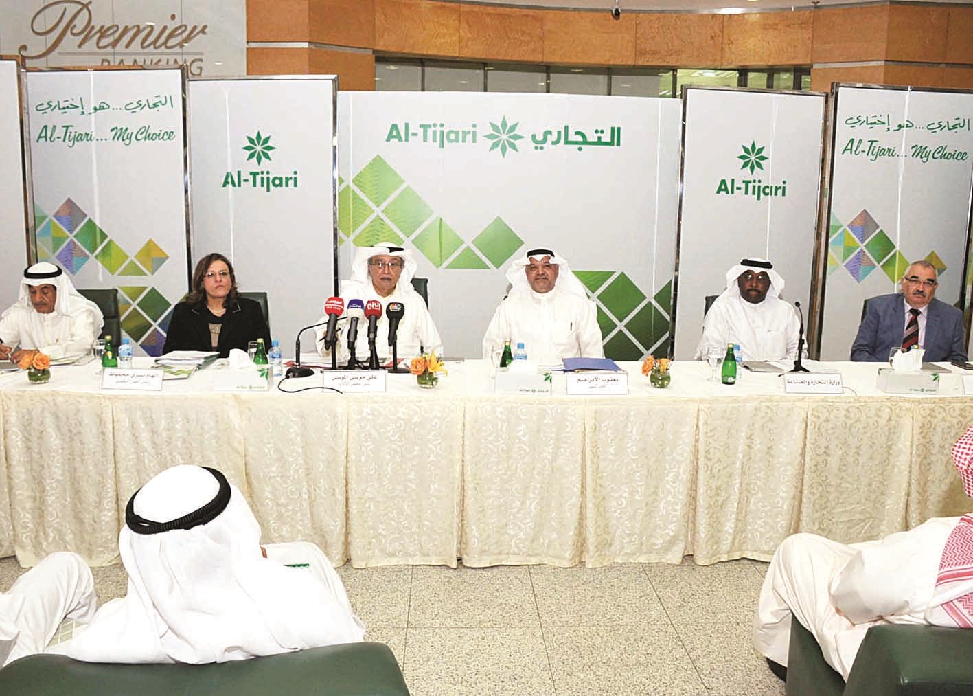 u0627u0644u0645u0648u0633u0649 u0645u062au0631u0626u0633u0627u064b u0627u0644u062cu0645u0639u064au0629 u0627u0644u0639u0645u0648u0645u064au0629 u0648u0625u0644u0649 u064au0645u064au0646u0647 u0627u0644u0631u0626u064au0633u0629 u0627u0644u062au0646u0641u064au0630u064au0629 u0625u0644u0647u0627u0645 u0645u062du0641u0648u0638 (u062au0635u0648u064au0631 u0633u0639u062f u0647u0646u062fu0627u0648u064a)