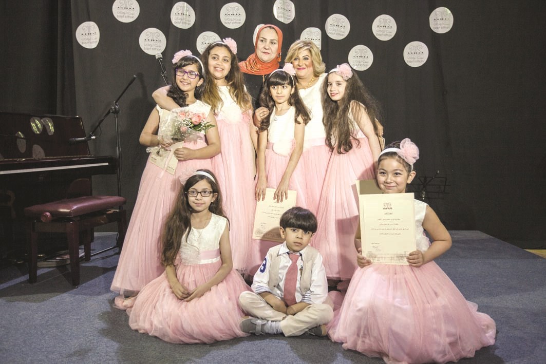 مجموعة من متدربات الموسيقى