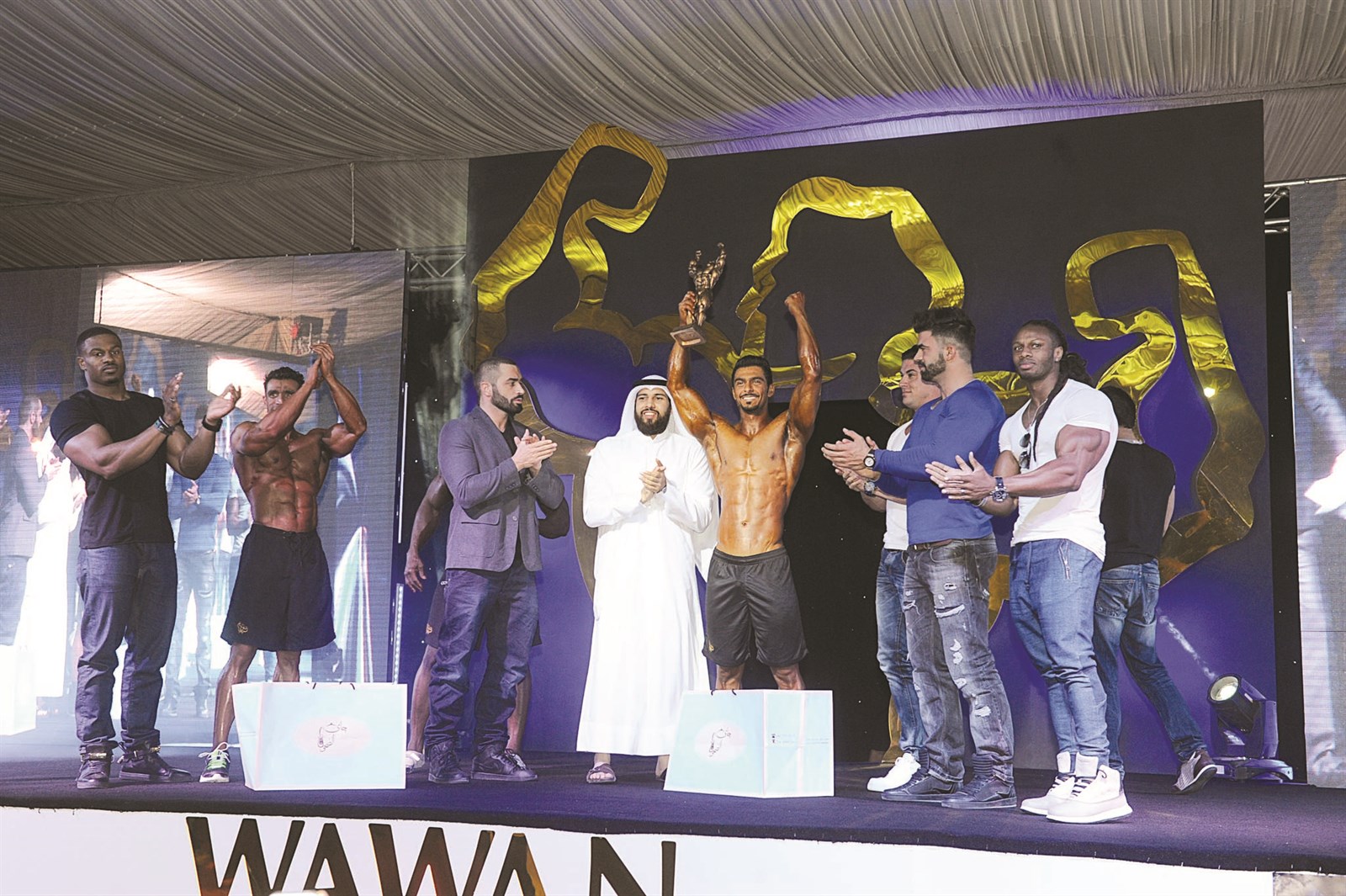 البطل عبدالله الصراف يحتفل بالمركز الأول