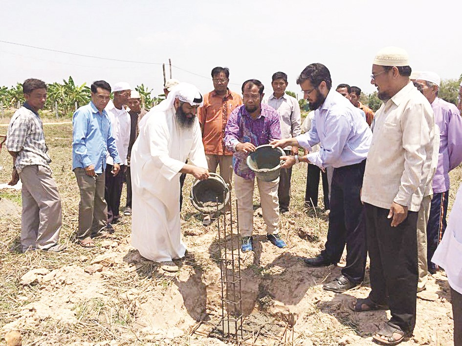 وضع حجر الأساس لأحد المشاريع