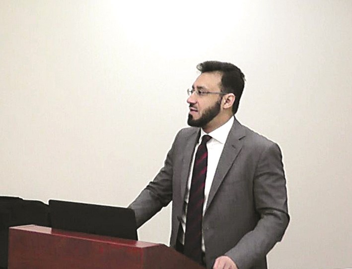 طارق العيناتي