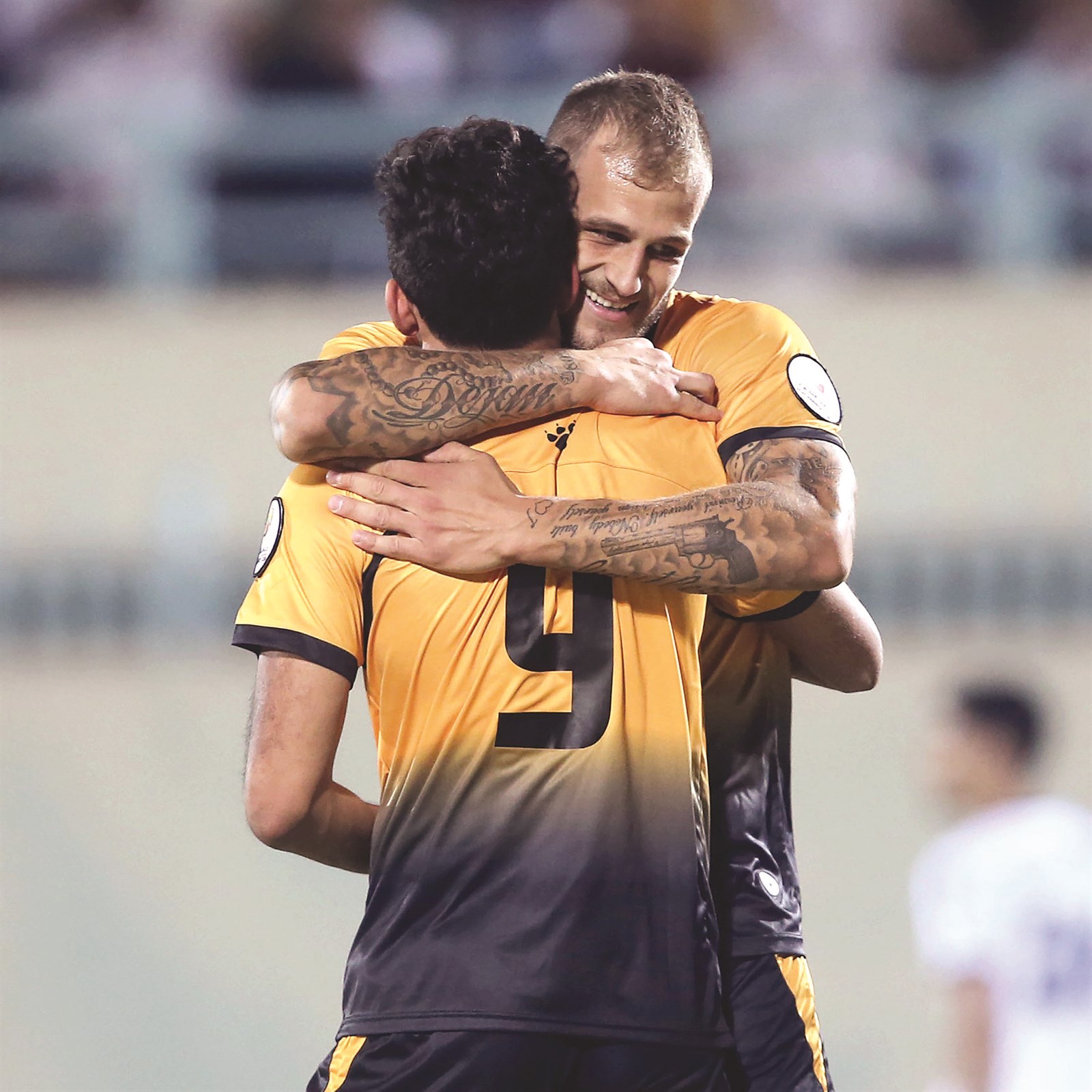 u062fu0627u0646u064au0627u0644 u0633u0648u0628u0648u062au064au062au0634 u064au062au0644u0642u0649 u0627u0644u062au0647u0646u0626u0629 u0628u0639u062f u0647u062fu0641 u0627u0644u0625u0646u0642u0627u0630 (u0627u0644u0623u0632u0631u0642 u062fu0648u062a u0643u0648u0645)