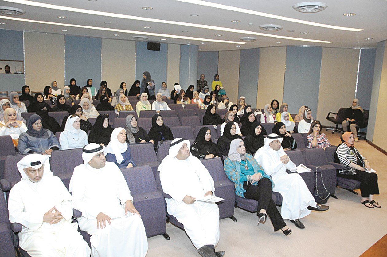 u062cu0627u0646u0628 u0645u0646 u0627u0644u062du0636u0648u0631