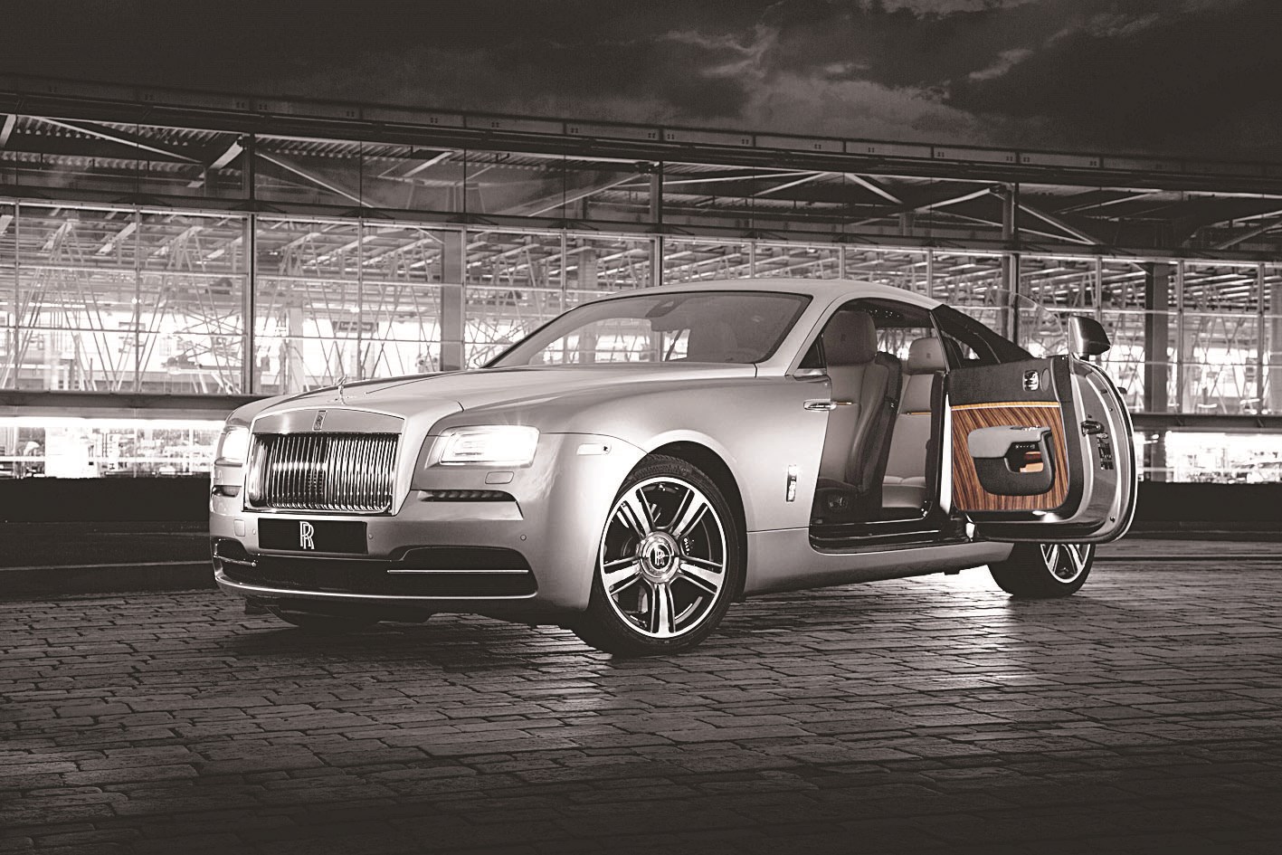 u0627u0644u0623u064au0642u0648u0646u0629 u0627u0644u0645u0645u064au0632u0629 u0641u064a u0639u0627u0626u0644u0629 u00abu0631u0648u0644u0632 u0631u0648u064au0633u00bb