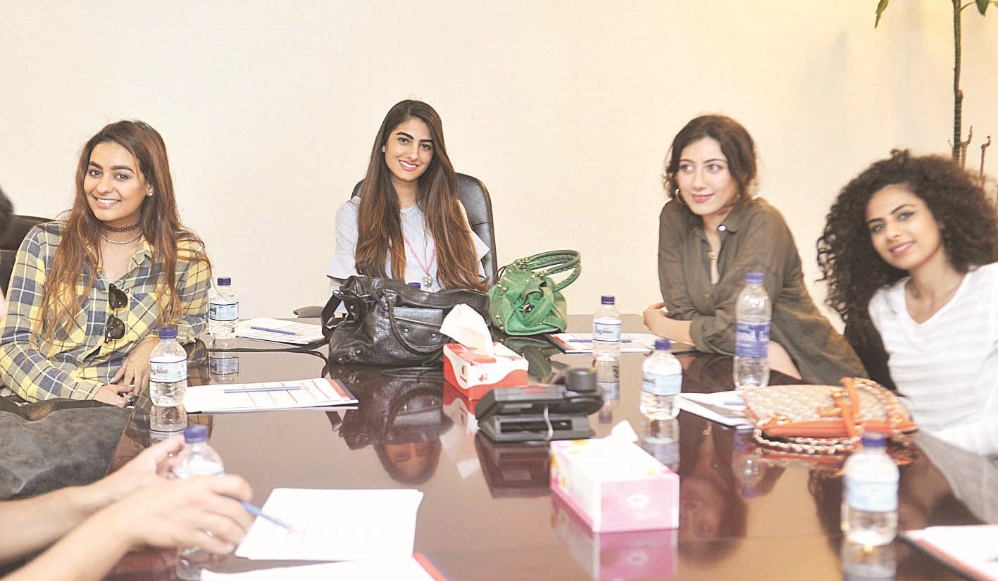 u0637u0627u0644u0628u0627u062a u0627u0644u062cu0627u0645u0639u0629 u0627u0644u0623u0645u064au0631u0643u064au0629 u0641u064a u00abu0627u0644u0631u0627u064au00bb (u062au0635u0648u064au0631 u062cu0627u0633u0645 u0628u0627u0631u0648u0646)