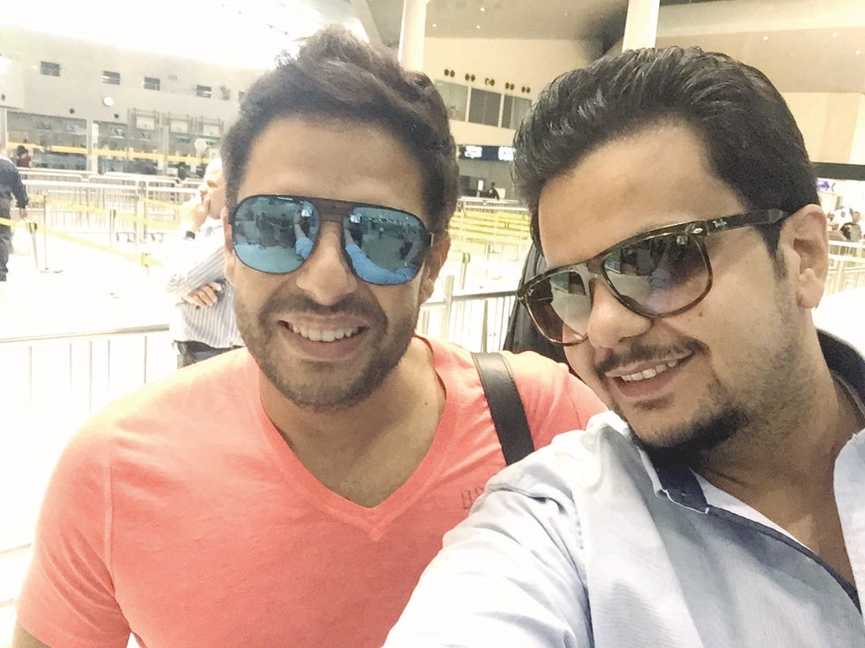 المدير التنفيذي لمجموعة «إسكان جلوبل» حسين موسى مودّعاً حماقي