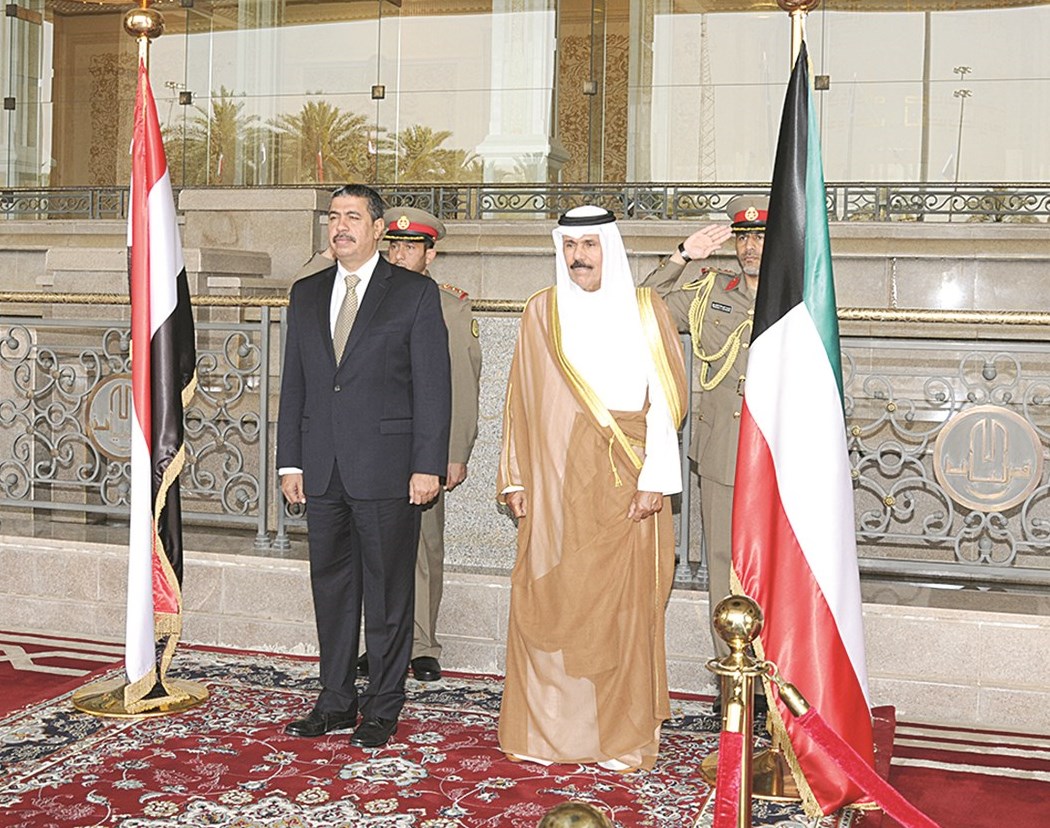 نائب الأمير مستقبلاً بحاح في قصر بيان