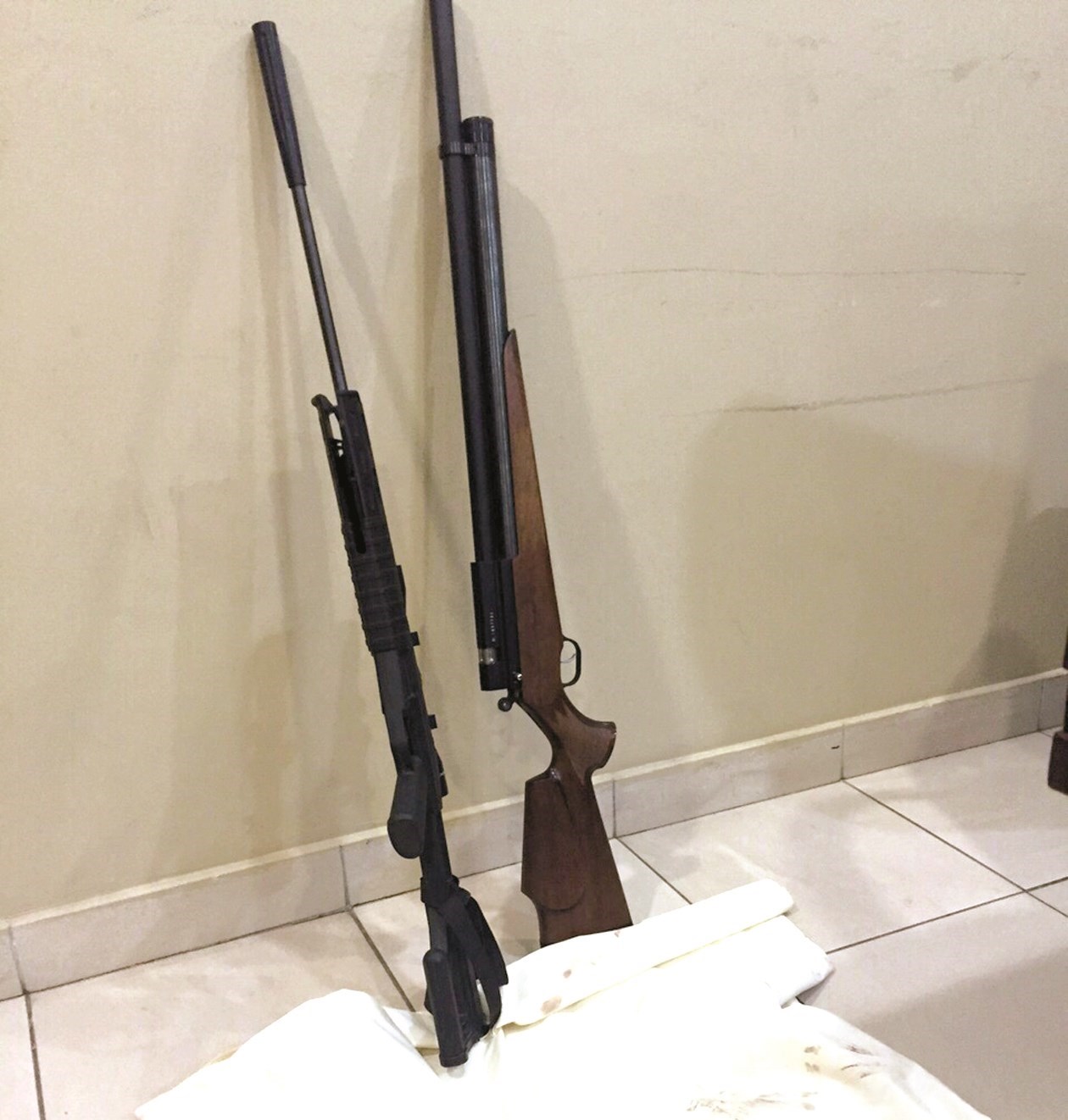 السلاحان المضبوطان