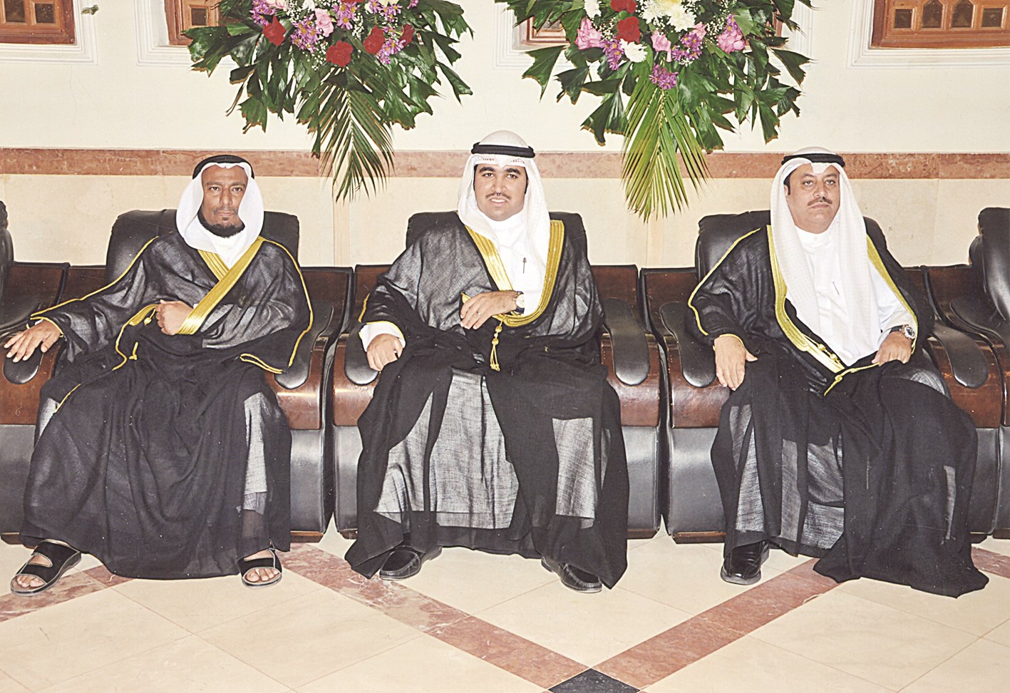 المعرس متوسطاً والده راشد الشمالي ووالد العروس جاسم العبيد